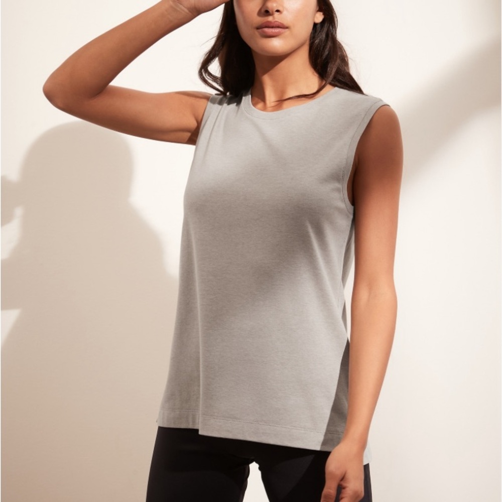 🍌EUC - BANANA REPUBLIC UNSTOPPABLE TANK 🍌